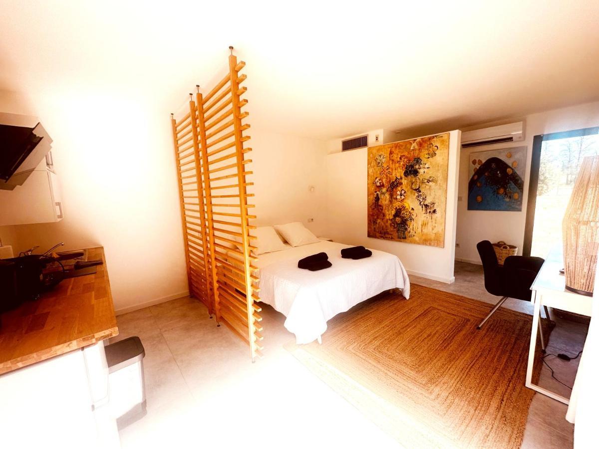 Les Madones Apartment Nimes Bagian luar foto