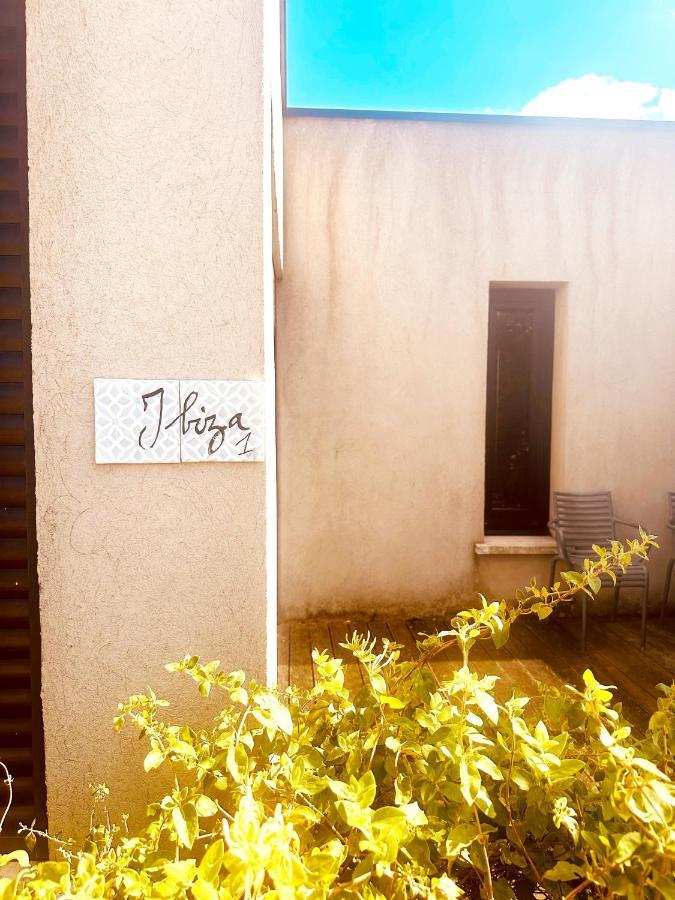 Les Madones Apartment Nimes Bagian luar foto
